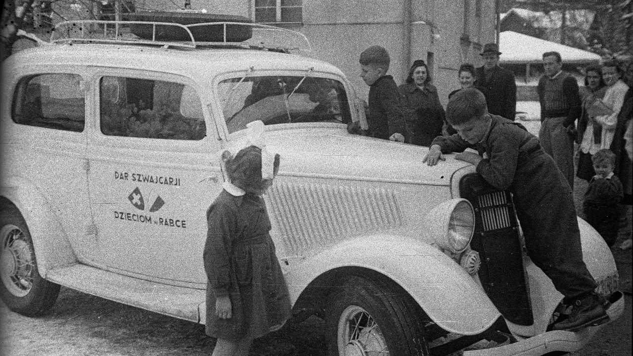 Ilona pamięta z sanatorium w Rabce przede wszystkim głód. Kasia — strach i upokorzenie