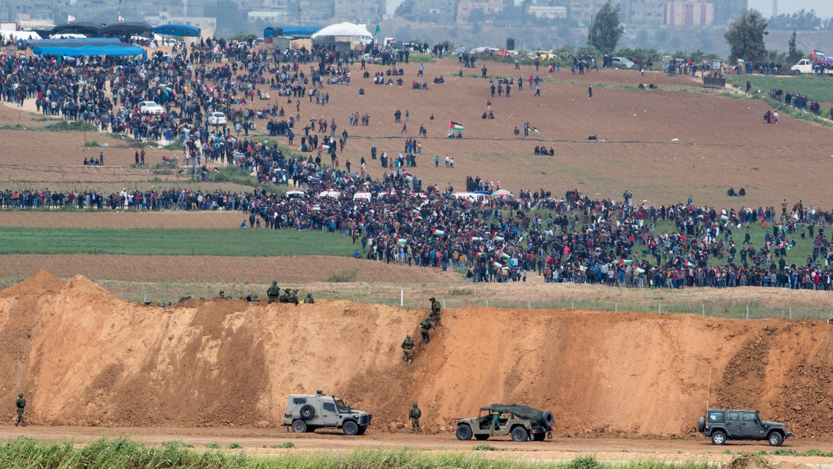 epa06636824 - MIDEAST PALESTINIANS GAZA ISRAEL LAND DAY (Palestinians mark 42nd anniversary of the Land Day)