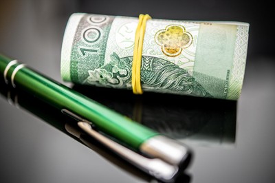 Nowelizacja: Nie zmniejszy się liczba uprawnionych do zasiłku pielęgnacyjnego (215,84 zł). Zmniejszy do rodzinnego (95,00 zł, 124,00 zł, 135,00 zł)