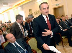 Pawlak: Oddawajmy firmy pracownikom