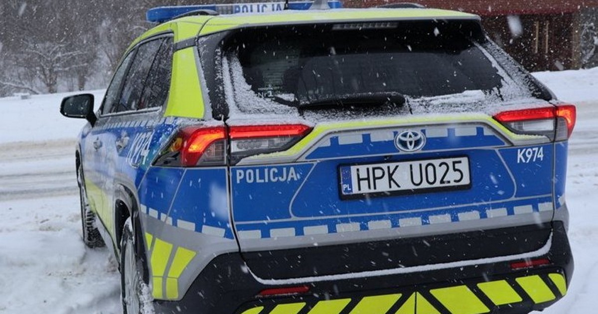 Starsi koledzy rzucili się w szkole na 10-latka i go dotkliwie pobili. "Szpital"