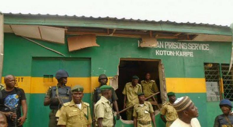 5 inmates bag degrees in Kirikiri prison  (Punch)
