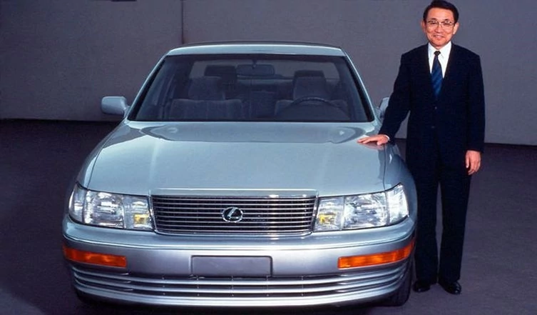 Lexus LS 400 (pierwsza generacja; 1989-1994) i jego główny konstruktor Ichiro Suzuki