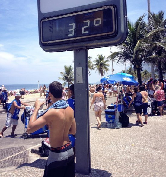 Rio - plaża Ipanema, upały zwykle trwają do listopada do marca. 