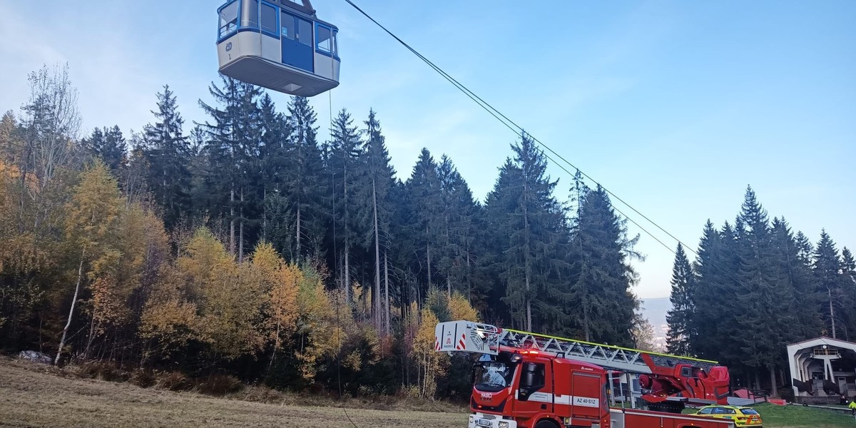 Urwał się wagonik kolejki linowej. Nie żyje jedna osoba.