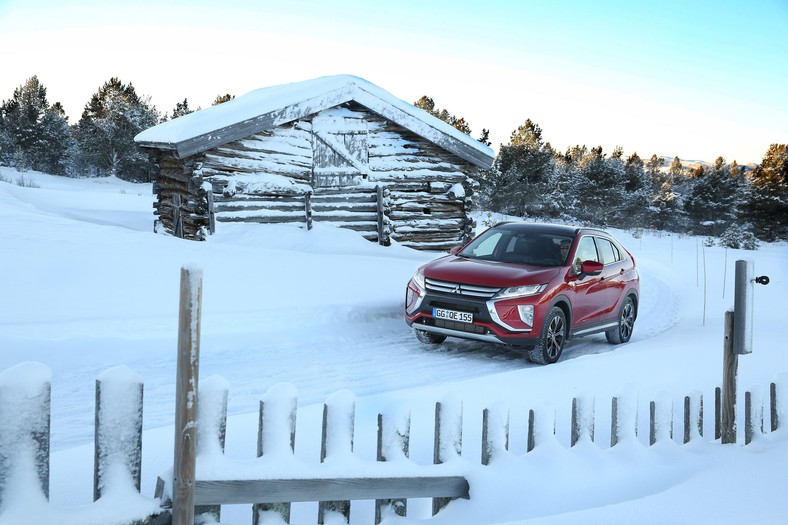 Mitsubishi Eclipse Cross - jak sobie radzi na lodzie?