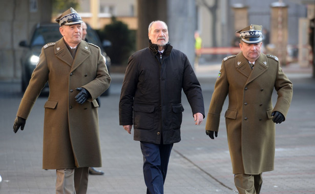 Macierewicz na spotkaniu z szefami MON. Omawiali powstanie Wyszehradzkiej Grupy Bojowej