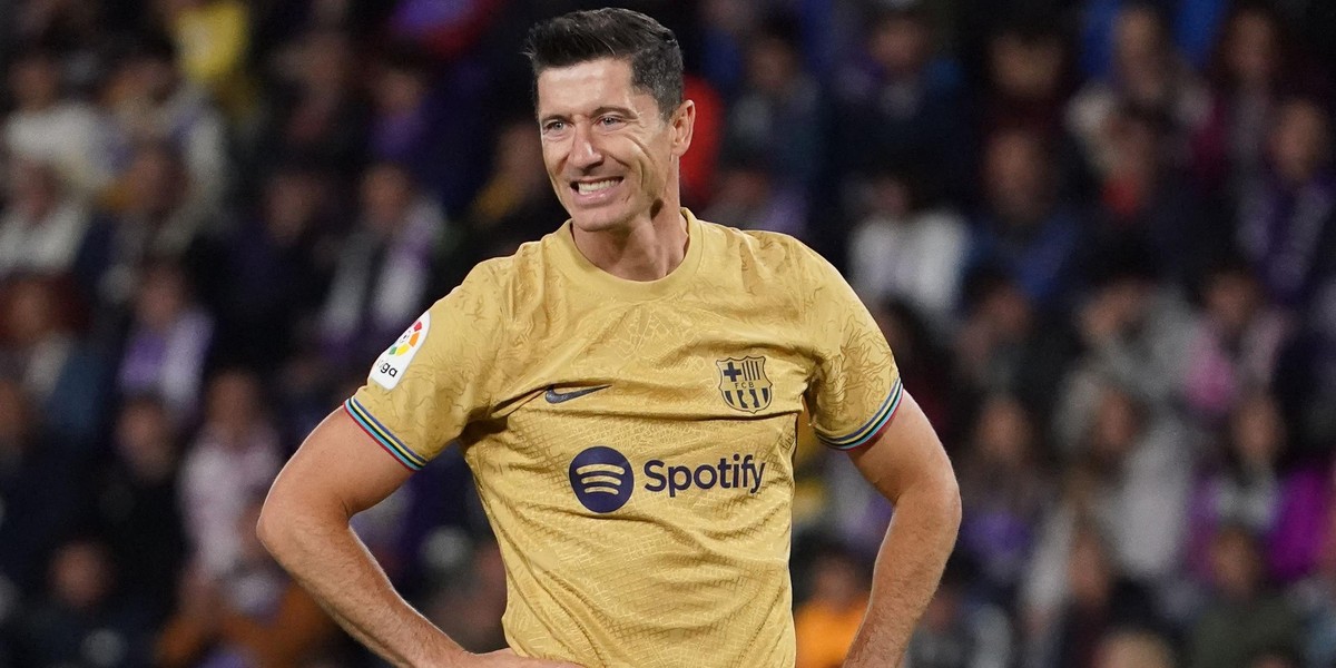 Koniec nerwowego oczekiwania. Robert Lewandowski i jego Barcelona zagrają w fazie grupowej Ligi Mistrzów. Chociaż z drugiej strony, jest malutkie "ale". 