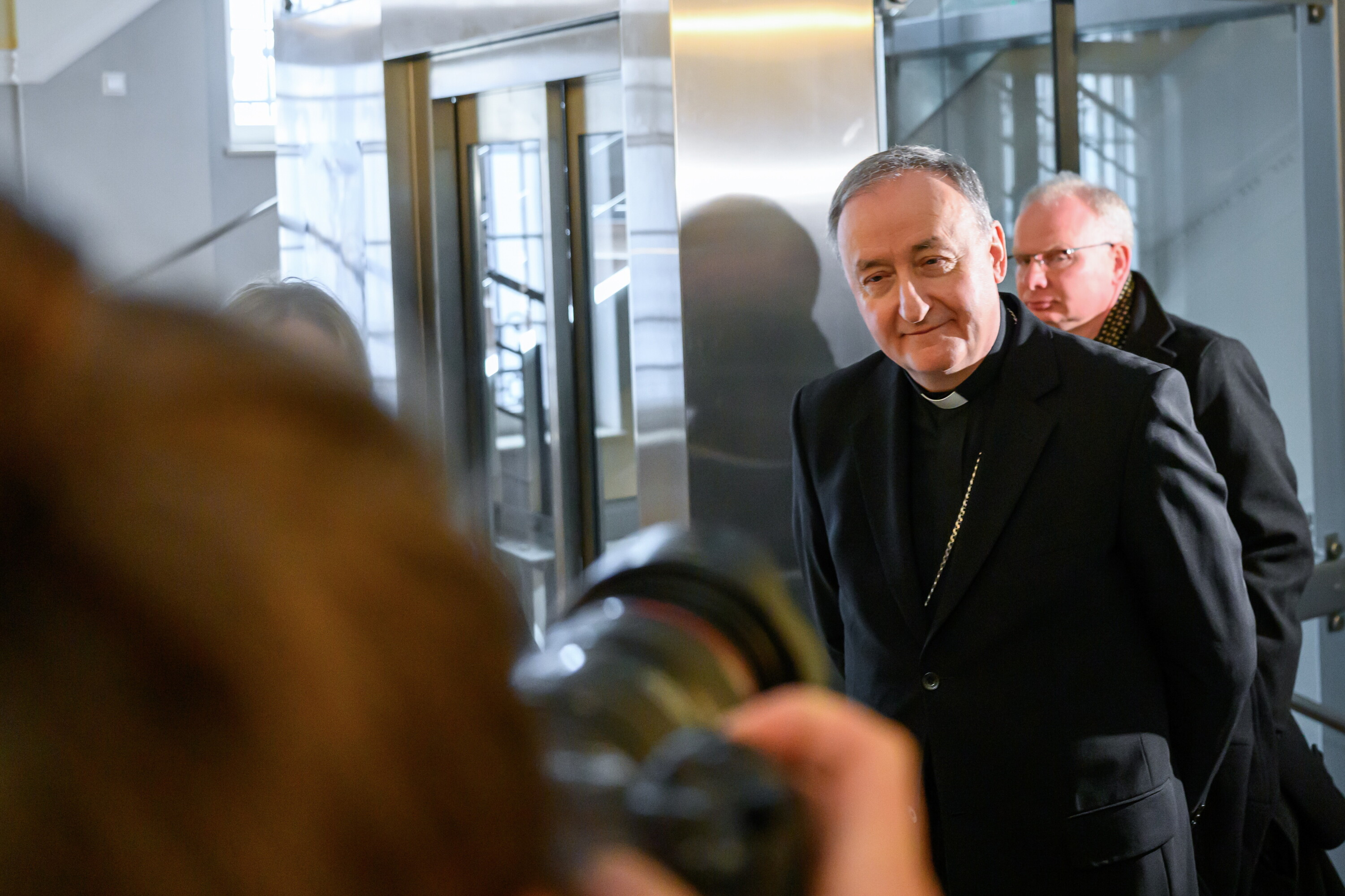 Pierwszy w Polsce proces biskupa: Andrzej Jeż oskarżony o ukrywanie pedofilii