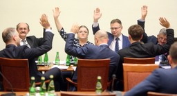 Ustawa PiS o TK w Sejmie: Awantura o przerwę na posiedzeniu komisji ustawodawczej