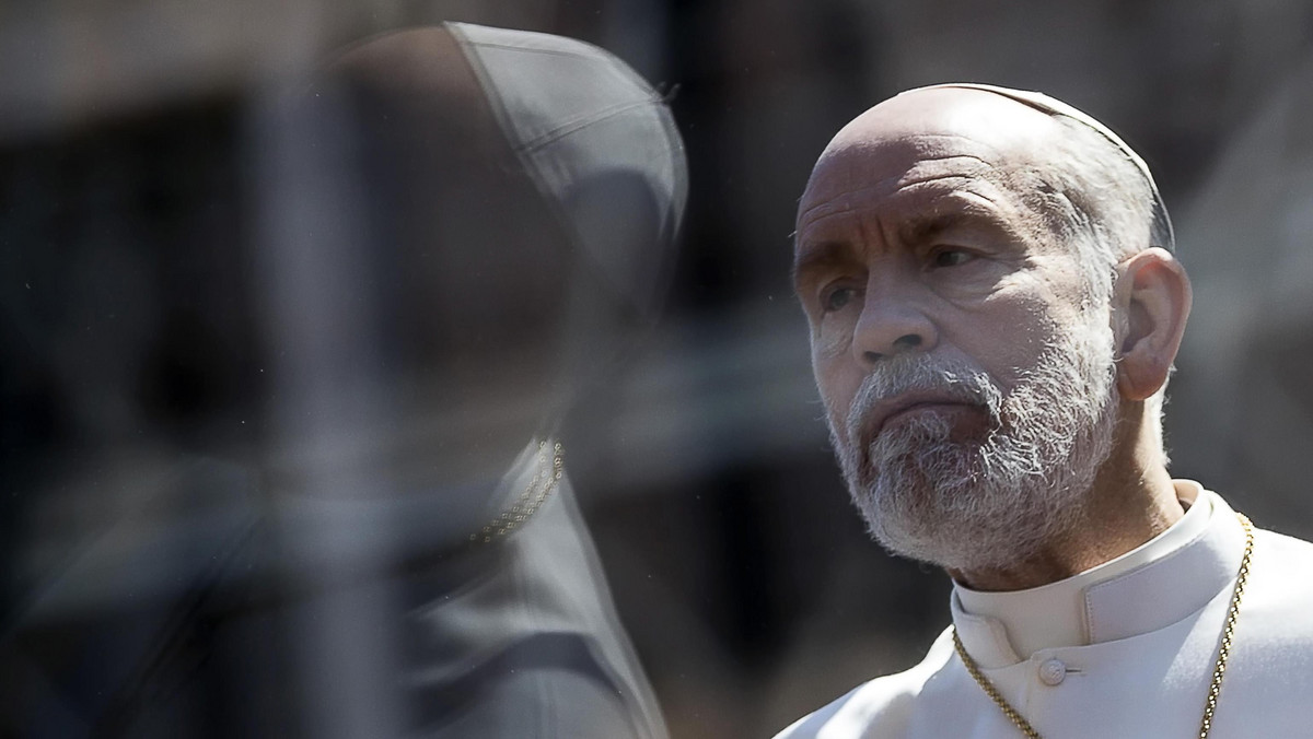 "Nowy papież": John Malkovich jako głowa Kościoła katolickiego na planie w Rzymie