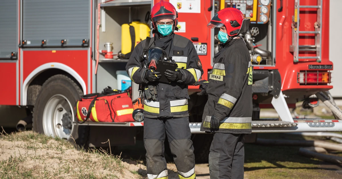 Wielki pożar w centrum handlowym w Warszawie. W ogniu stanęły lokale usługowe