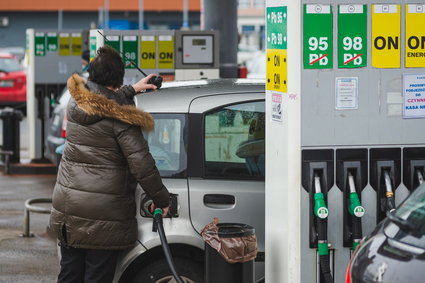 Ceny benzyny. Polska wyróżnia się na tle UE. Ale tarcza nie zatrzyma podwyżek