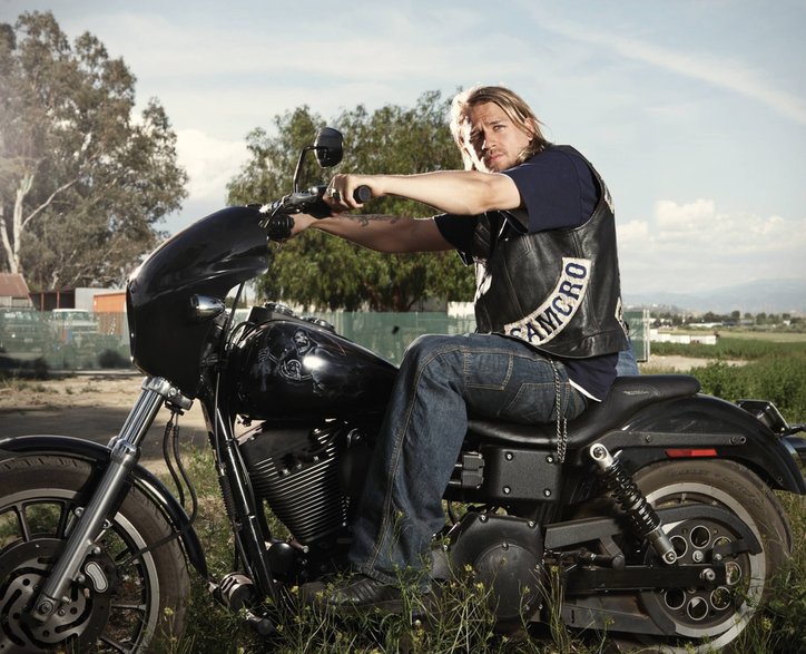 Charlie Hunnam w serialu "Synowei Anarchii"