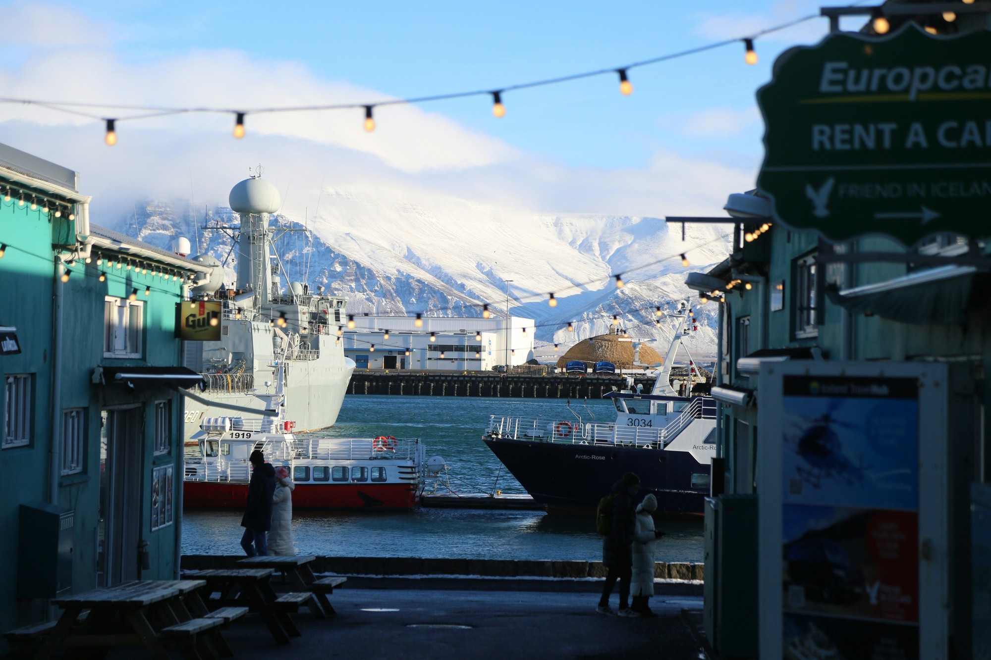 Pre tých, ktorí neplánujú výlet do prírody, je vhodnou voľbou Reykjavík.