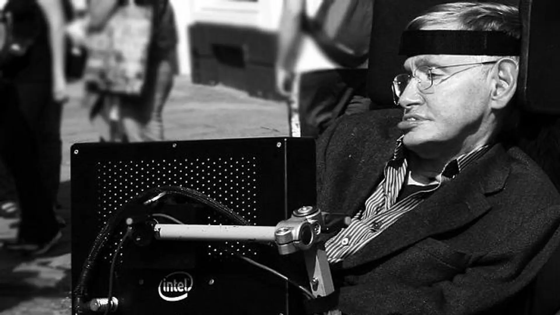 Nie żyje Stepehen Hawking. Wybitny astronom i fizyk mial 76 lat