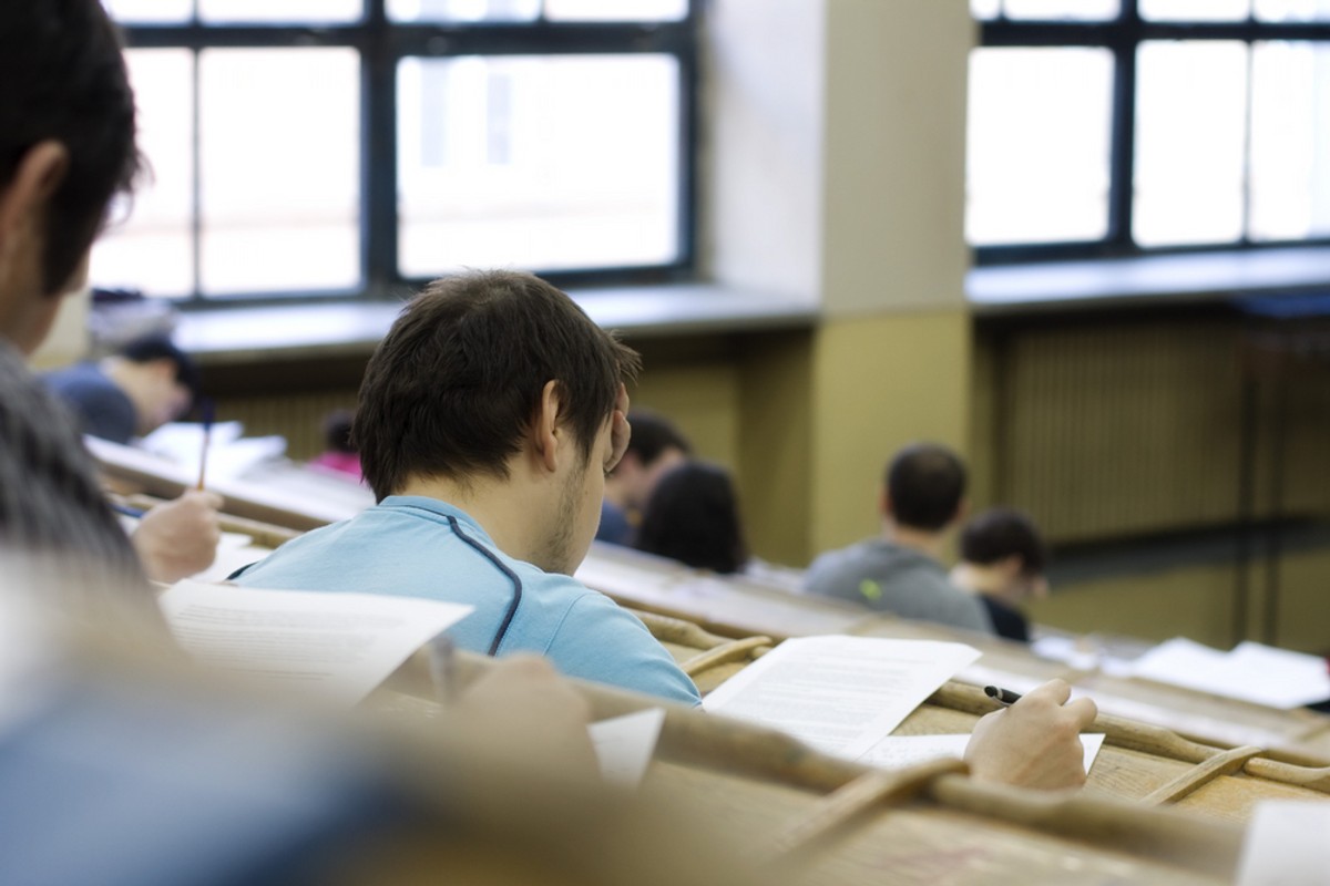 Problem z pracą dla studentów. Ofert jest coraz mniej