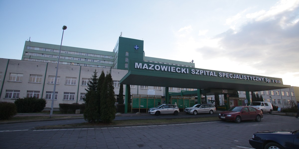 Szpital "zgubił" pacjenta. Pan Władysław czekał kilka godzin na krzesełku na pomoc. Mężczyzna nie żyje