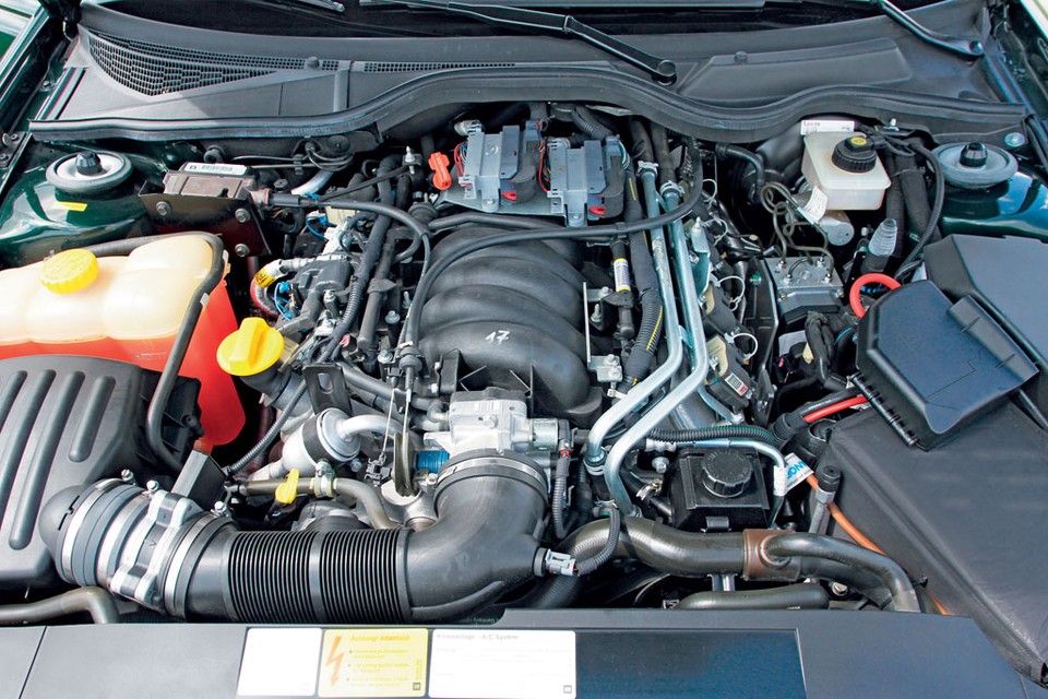 Opel omega v8