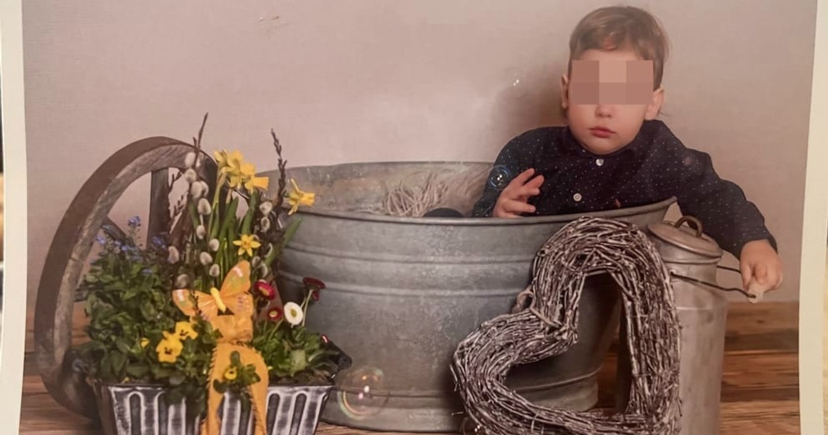 Rodzice skazali trzyletniego chłopca na śmierć głodową