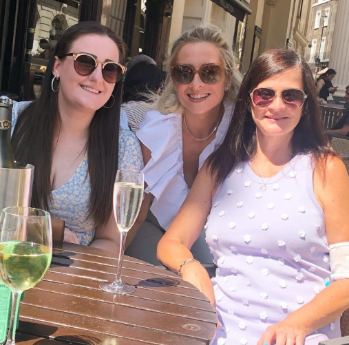 Jean s dcérami Polly a Nancy.