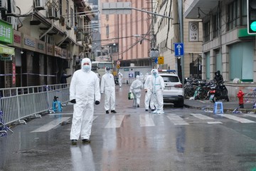 Ha a vírus Kínából visszatér, 2 oltás már mit sem ér ellene