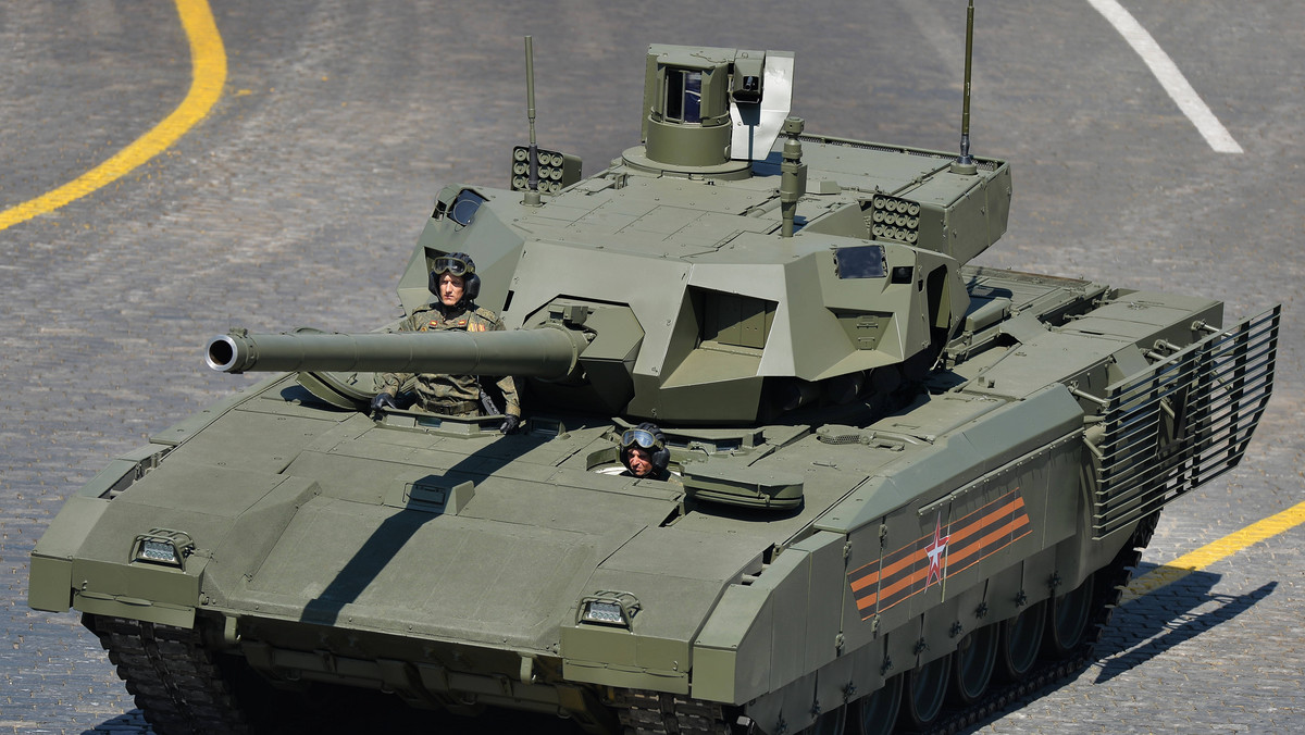 Rosja przerzuci nowe czołgi do Ukrainy? Brytyjczycy oceniają ryzyko