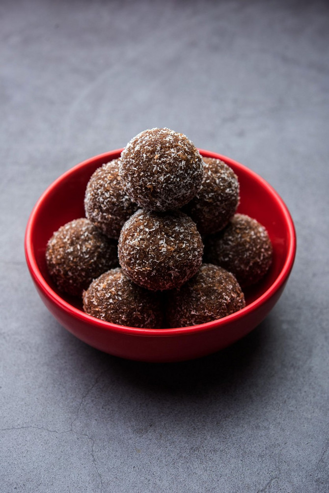 The cocoa balls with coconut are made quickly and easily, and conquer with their flavor 