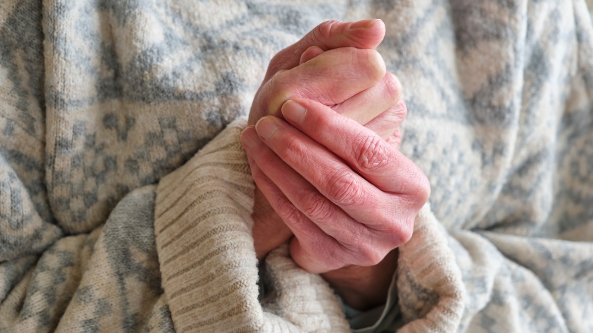 Hladne ruke i noge su uglavnom bezazlena pojava, ali ponekad ukazuju na stanje koje mora da se leči