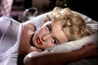 Marilyn Monroe nie była głupiutką blondynką. Wspięła się na szczyt dzięki uporowi i inteligencji