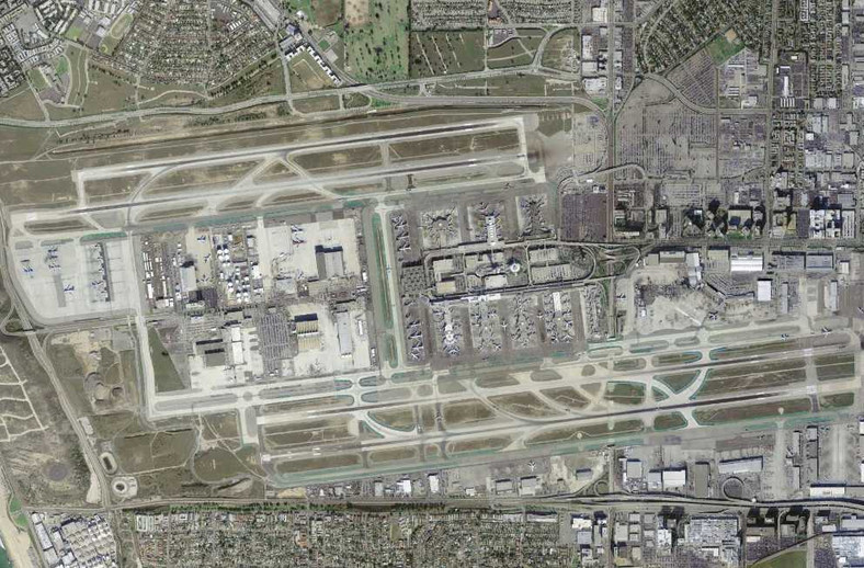 Port lotniczy Los Angeles International Airport w Kalifornii Fot. commons.wikimedia.org, NASA World Wind