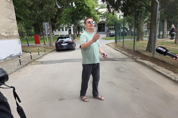 SAUNA, MASAŽE, UMIVANJE KISELOM VODOM Ovako se neguje naš pevač, a mnogi ga prozivaju: "Muškarci mi zameraju svašta"