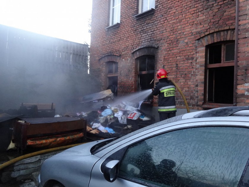 Zabrze. Pożar kamienicy przy ul. Gogola