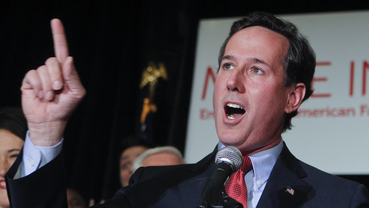 Były senator Rick Santorum pewnie zwyciężył w sobotę w republikańskich prawyborach w Luizjanie - poinformowały amerykańskie stacje telewizyjne tuż po zamknięciu lokali wyborczych, powołując się na wyniki sondażowe.