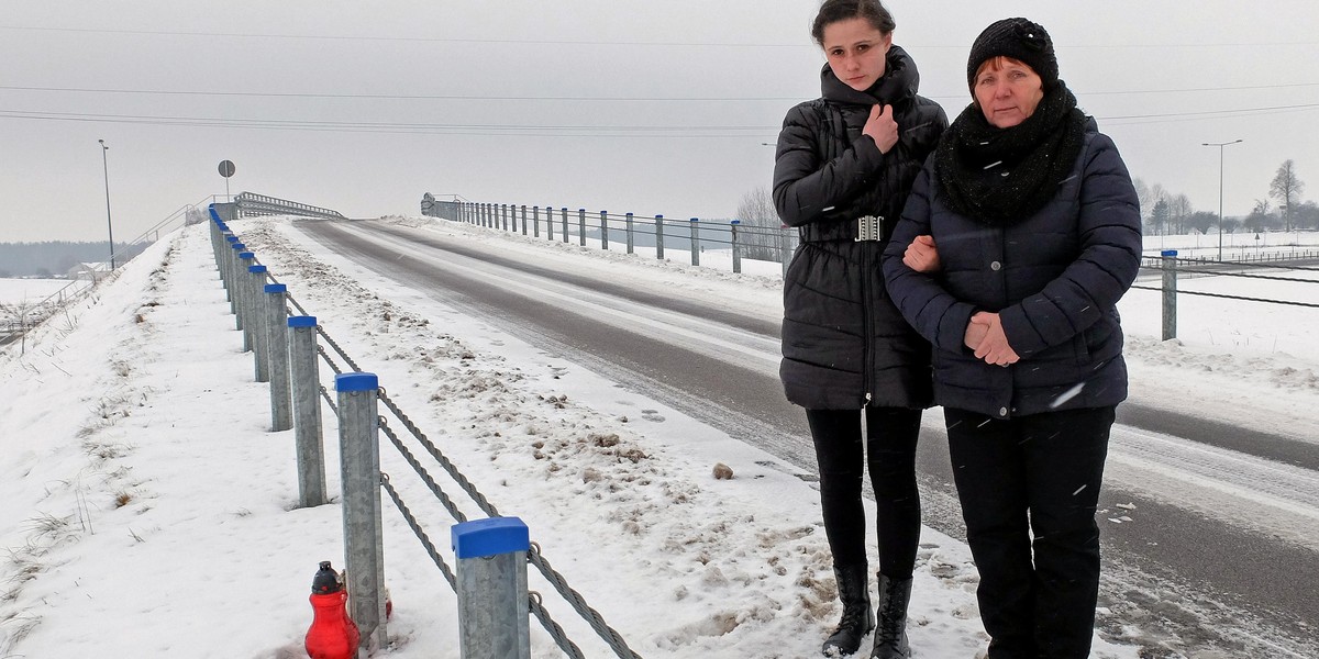 Zofia Wiszniewska i Agnieszka Twardowska, żona i córka Lucjana na wiadukcie, na którym zginął