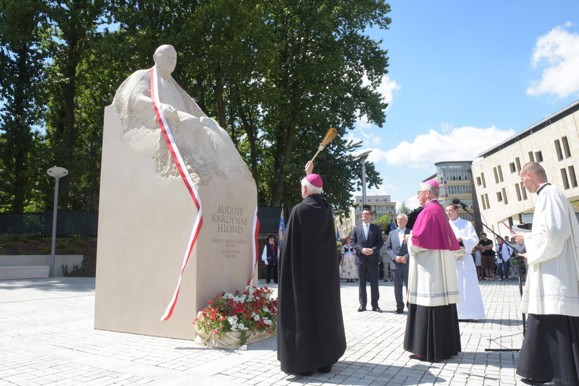 Odsłonięto pomnik Augusta Hlonda