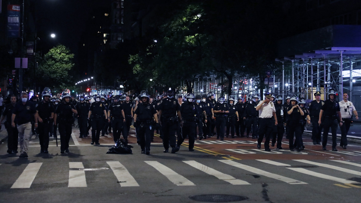 Nowy Jork: samochód policji wjechał w protestujących