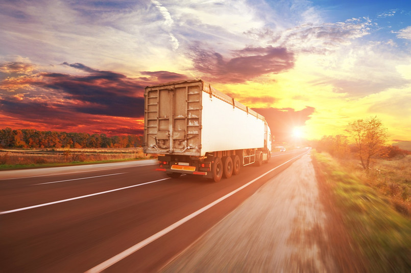 ciężarówka tir autostrada droga szosa kierowcy delegowani transport drogowy przewozy logistyka