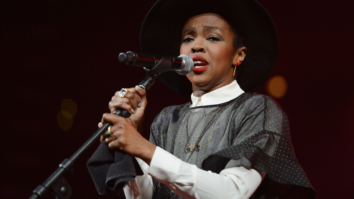 Piosenkarka Lauryn Hill uważana była za najbardziej inteligentną kobietę w świecie muzyki pop. 39-letnia dziś gwiazda po licznych perypetiach osobistych i zawodowych oraz pobycie w więzieniu podjęła próbę powrotu do show-biznesu.