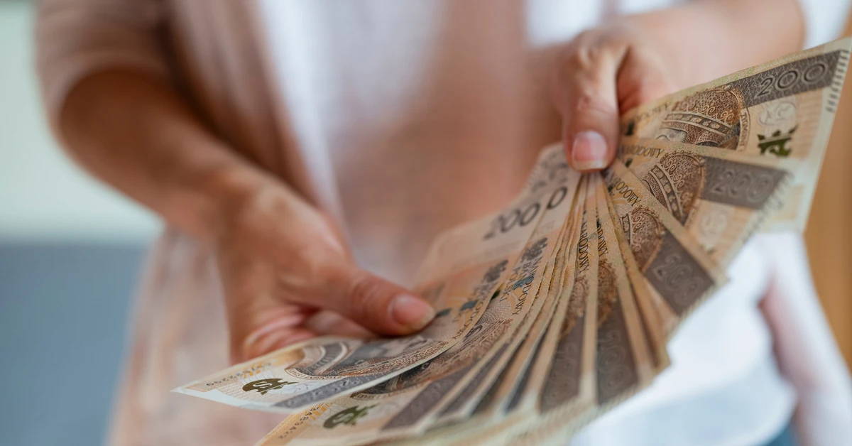 Nagrody jubileuszowe w budżetówce już po 10 latach pracy na etacie, a nie jak dotąd po 20. Rewolucja w warunkach zatrudnienia od 1 stycznia 2026