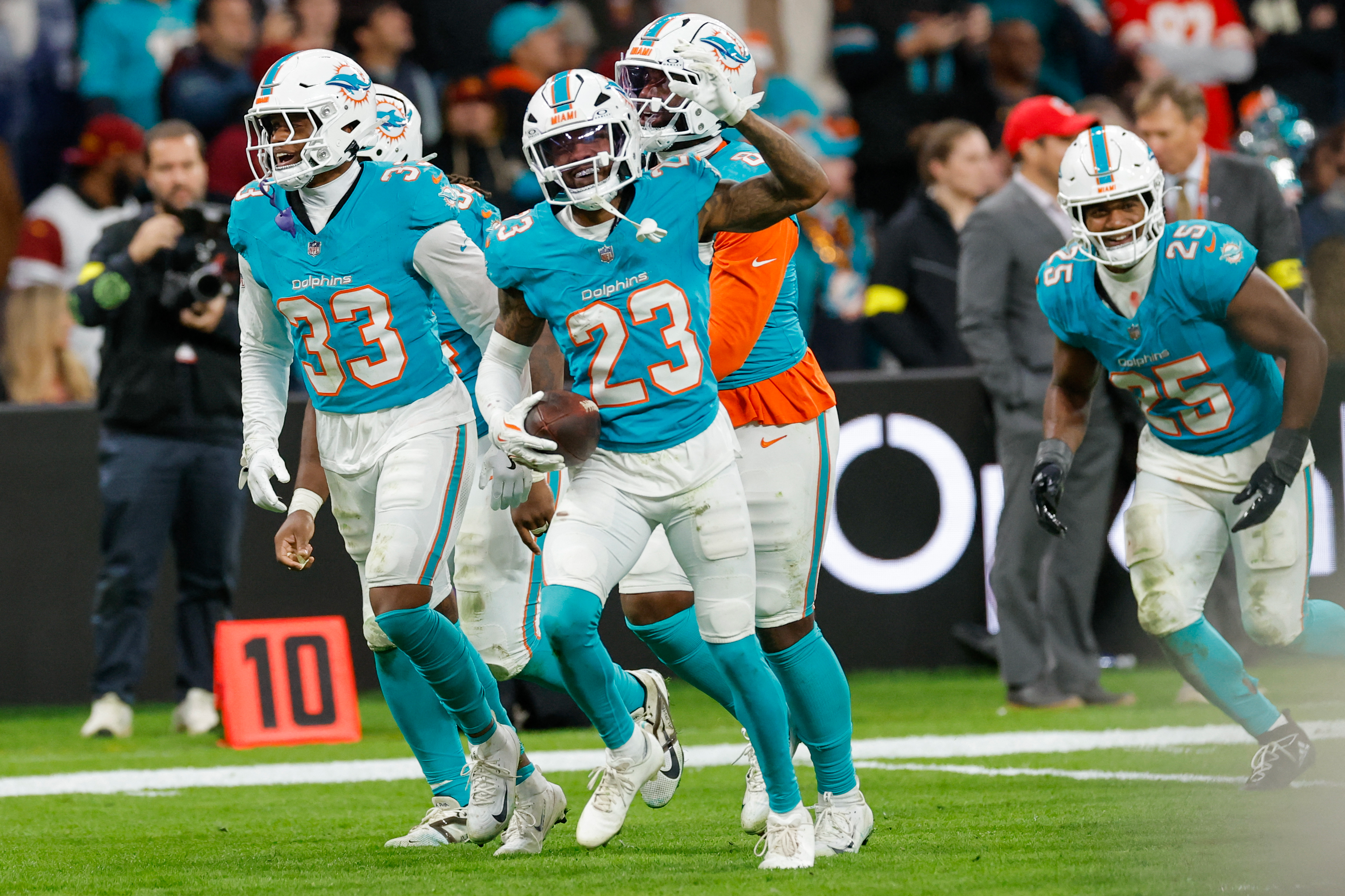 Dolphins ganan en prórroga el primer partido NFL en España