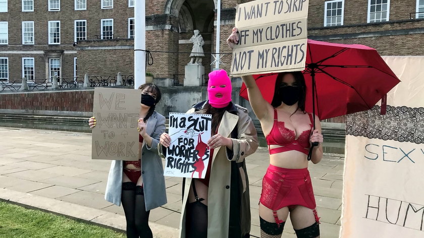 Tancerki erotyczne protestują przeciwko likwidacji klubów gogo w Bristolu