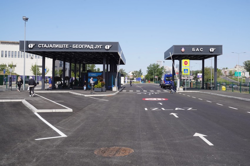 Šapić na stajalištu Beograd jug