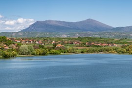 Bistro, mirno i pitomo, OVO SRPSKO JEZERO je savršena ZAMENA ZA MORE: Uživajte u uređenim plažama, jedrenju i prizorima KAO SA RAZGLEDNICE