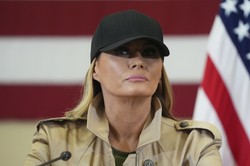 To Melania Trump stoi za zmianą nastawienia męża do Putina. "Ma większe doświadczenie niż członkowie gabinetu"