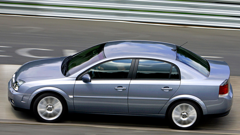 Машина opel vectra