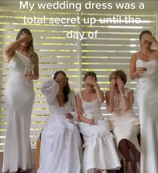 Panna młoda poprosiła, by kobiety, które będą na ślubie, ubrały w biel Fot. @camillelescai