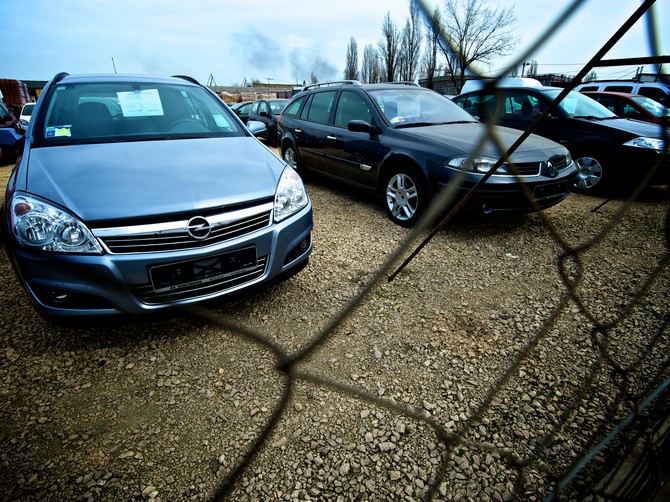 97950_polovni-automobili-01-foto-andrej-isakovic
