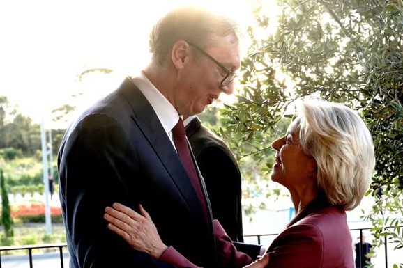(FOTO) "U MANJE FORMALNOJ ATMOSFERI RAZGOVARAM SA BROJNIM EVROPSKIM ZVANIČNICIMA" Vučić se oglasio iz Tivta: Ovo su ključne teme