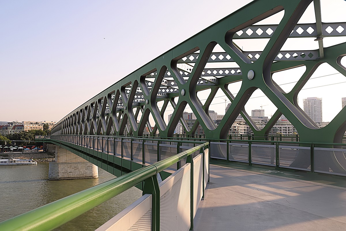 Europa modernizuje infrastrukturę pod groźbą Rosji. najważniejsze zmiany do 2030 r.